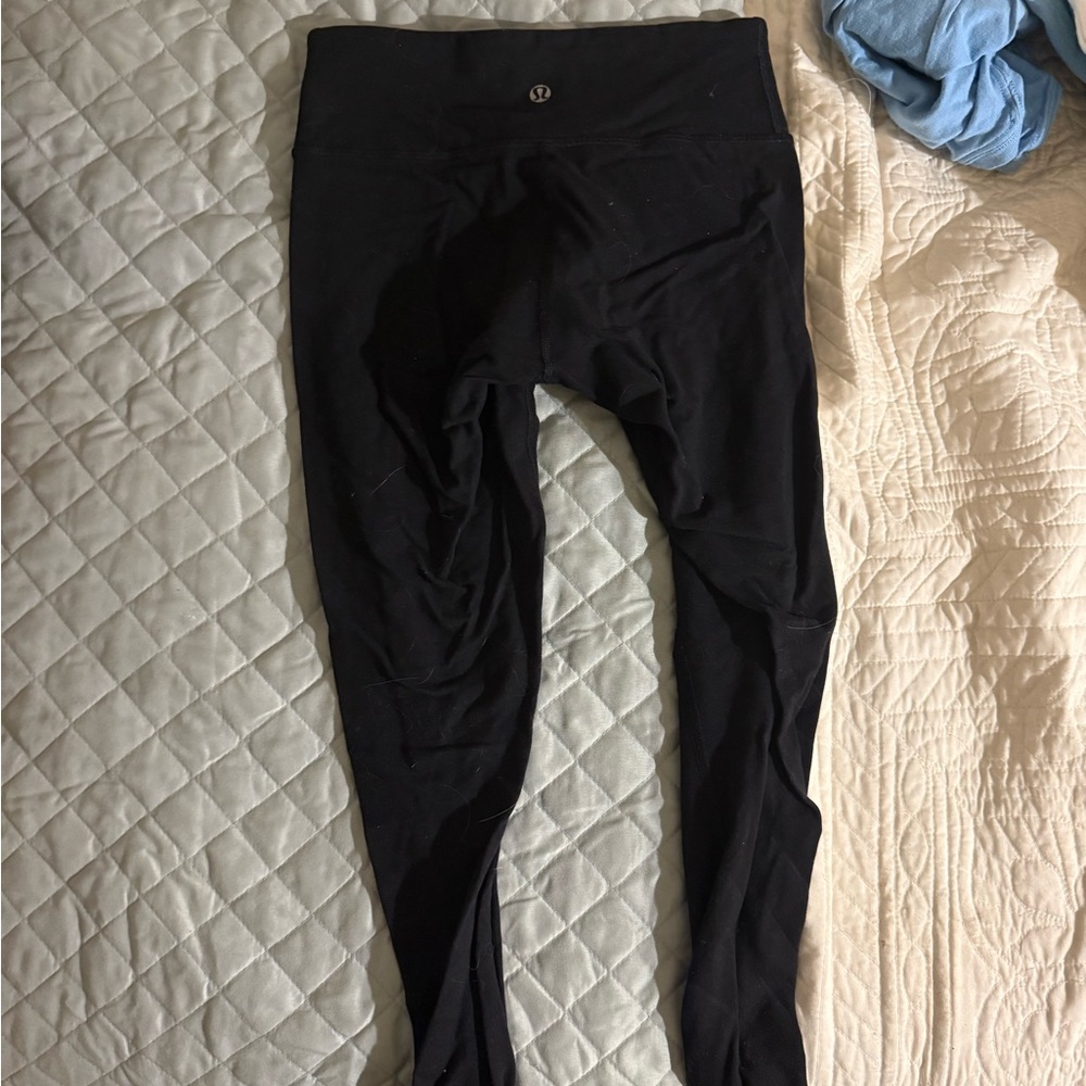 Lululemon Black Leggings wunder under 28 inch size 4